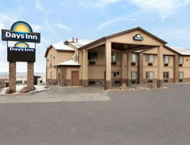 Days Inn By Wyndham Бийвър Екстериор снимка